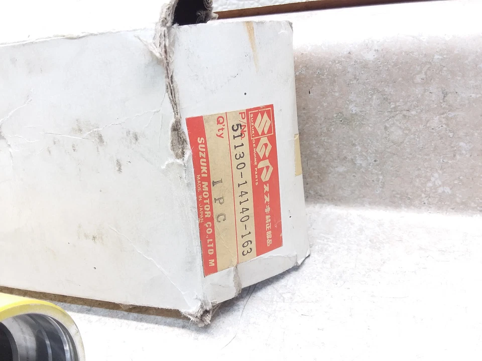 复古 NOS 1983 铃木 RM125 右下叉管 #51130-14140-163 MCP-7 #21 — 第 3/4 张图片