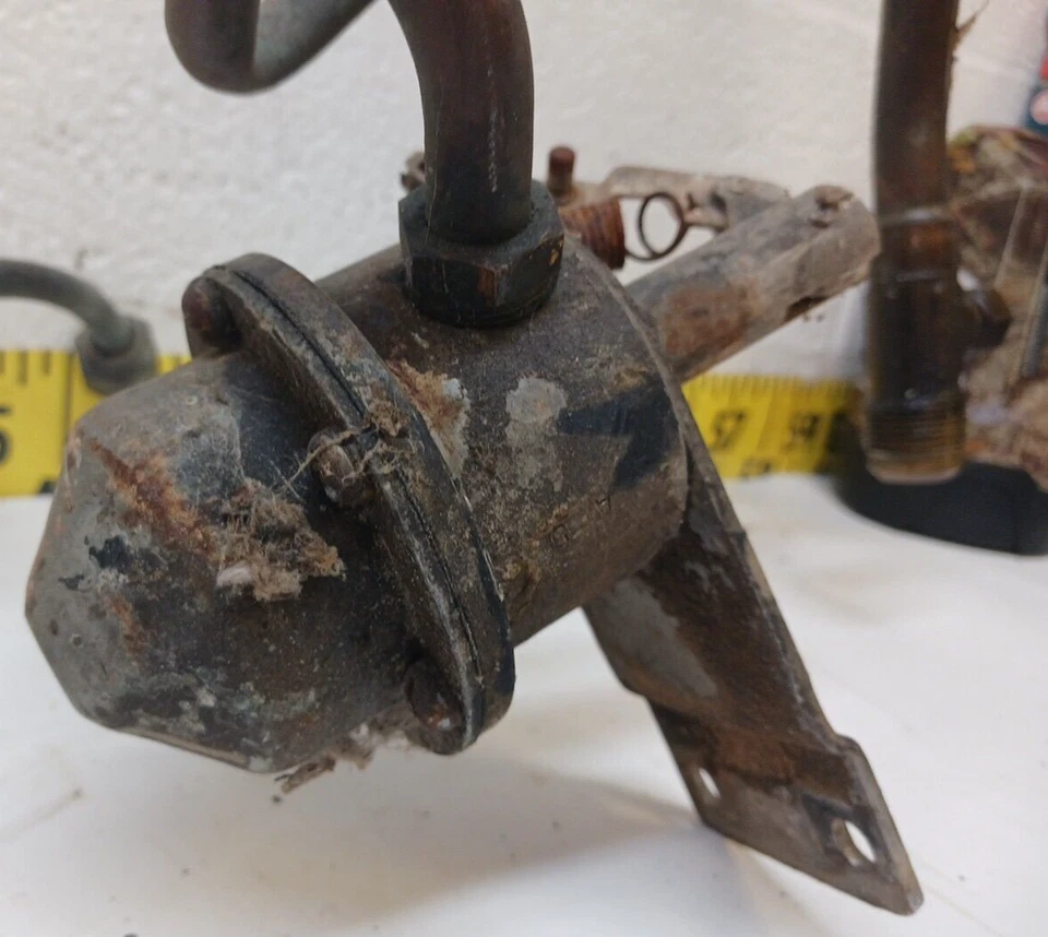 Compresor de CA usado OEM GM líneas de cobre 1956 Olds 88-98 (Li109) Foto 3 de 4