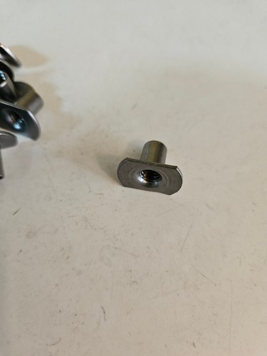 Stahl schmale Basis Schweißmuttern 1/4"-20, 3/4" Basislänge 7/16" Laufhöhe Menge 25 - Bild 6 von 7