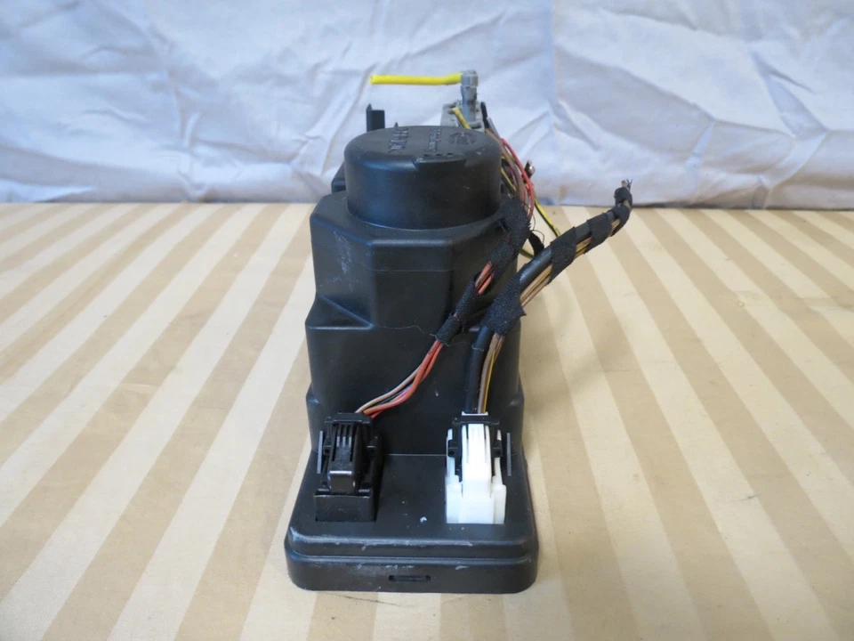 97 98 99 00-04 Mercedes r170 SLK Cerradura de puerta central Bomba de vacío HELLA 1708000348 Foto 4 de 4