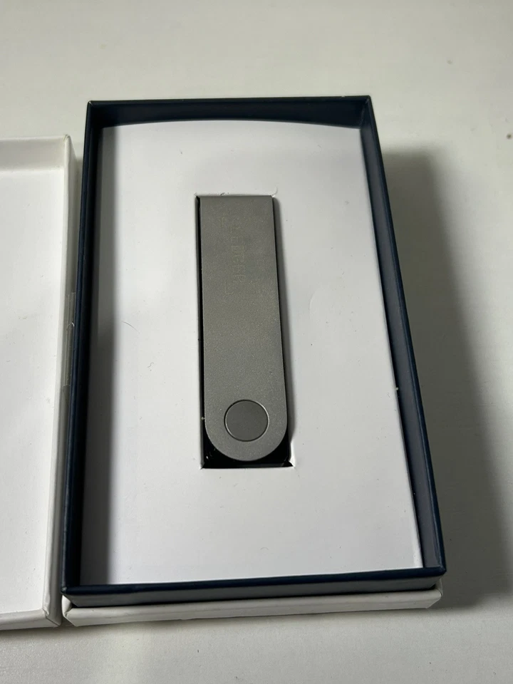 Ledger Nano X Crypto Hardware Wallet - Image 3 of 4