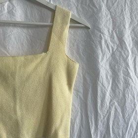 Yellow the label Nuon Light yellow Ribbed Crop Top Size Small NEW