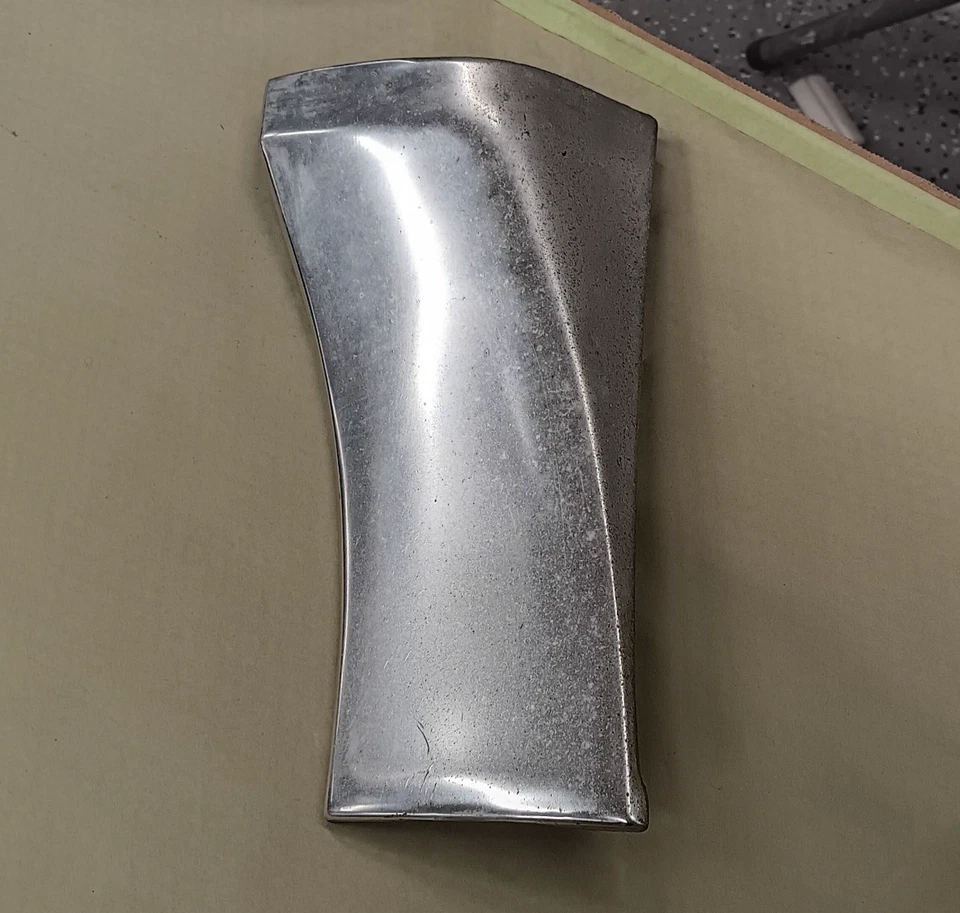 Chevrolet El Camino GMC Sprint 1973-77 derecha fabricante de equipos originales guardabarros usado moldura inferior Foto 2 de 4