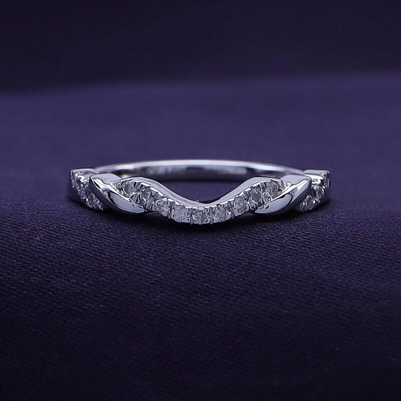 Обручальное кольцо с контуром из чистого золота 10 карат с лентой из натурального бриллианта 1/8 карата - Изображение 2 из 4