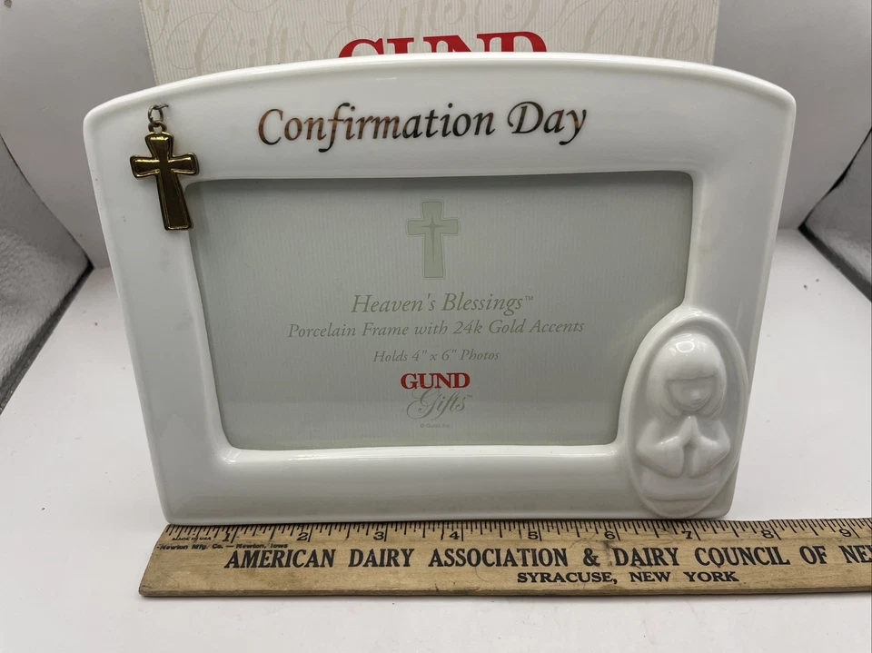 Nuevo marco de porcelana de confirmación 4X6 con detalles de oro 24k Gund Gifts GA54 Foto 2 de 4