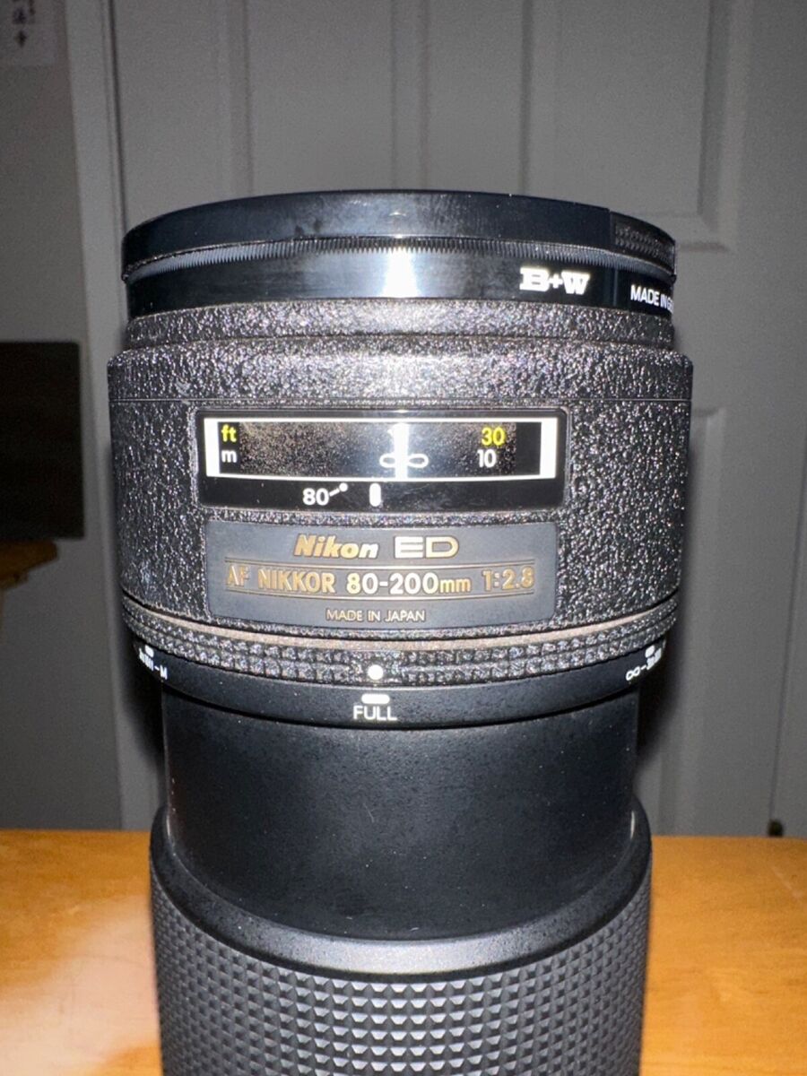 Nikon ED AF Nikkor 80-200mm 1:2.8 Lens W/ Case Made In Japan Nikon ED AF Nikkor 80-200mm 1:2.8 Lens W/ Case Made In Japan