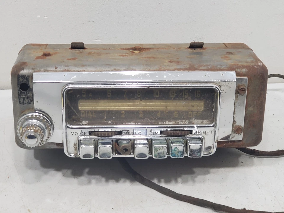 DE COLECCIÓN ANTIGUO MOPAR MODELO 81 AM RADIO PULSADOR DODGE PLYMOUTH CHRYSLER - COMO Foto 3 de 4