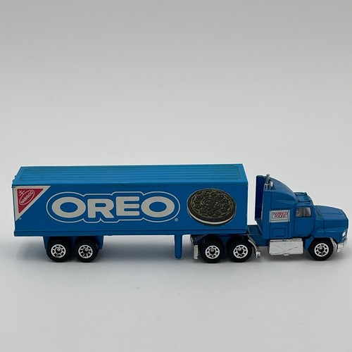 Vintage Matchbox 1:97 Replica Ford Aeromax Tractor w/ Articulated Trailer Oreo