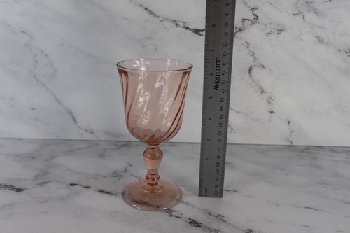 Arcoroc France Rosaline Pink Swirl Wine Goblet Glass 6-3/4" - Picture 2 of 3