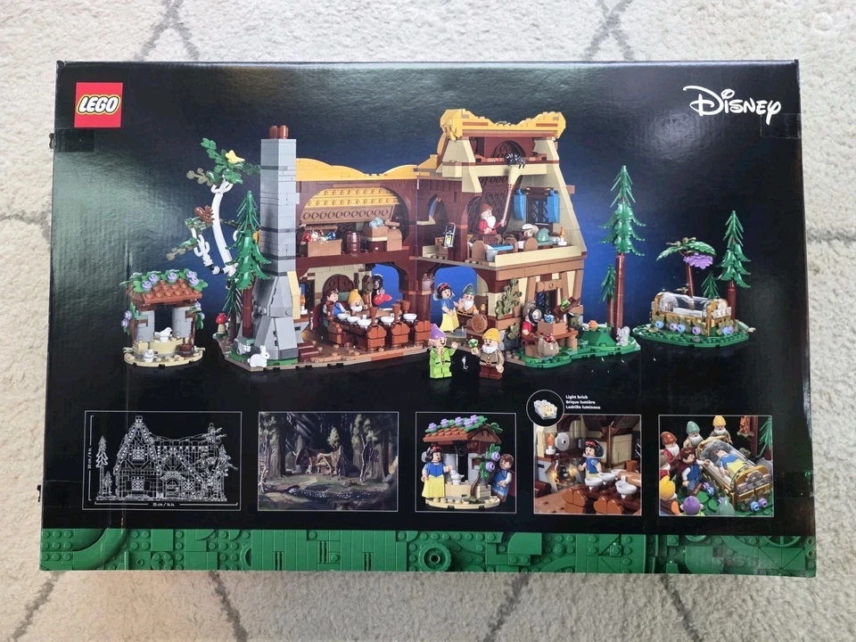 LEGO Disney Snow White and the Seven Dwarfs’ Cottage (43242) - Image 2 of 4
