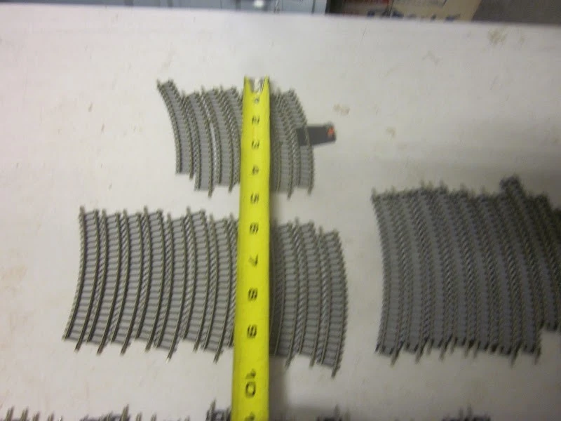 Lot of 86 Trix N Scale Straights and Curves Train Tracks - Image 3 of 4