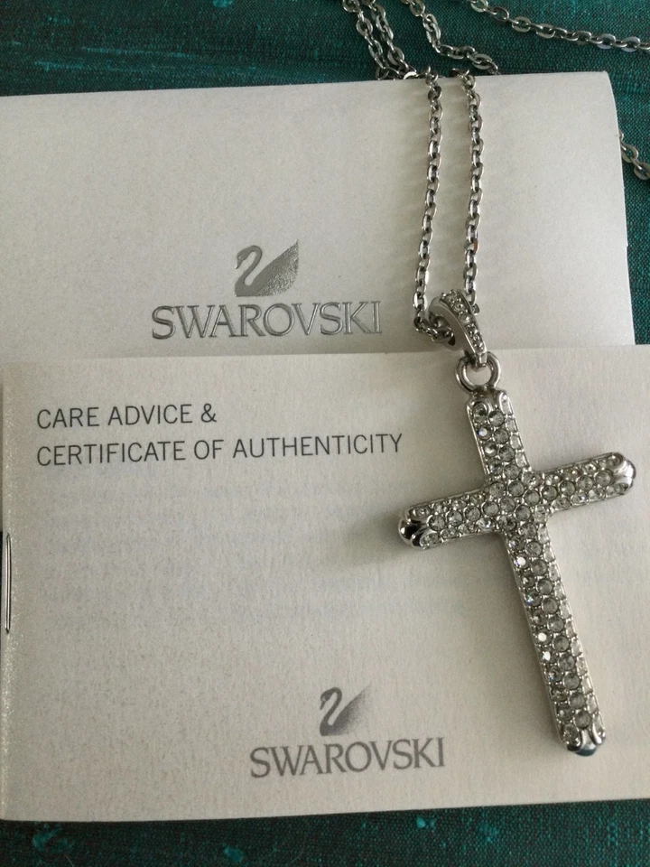 Collar Colgante Cruz Grande Swarovski Firmado Genuino, En Caja con Etiqueta Foto 3 de 4