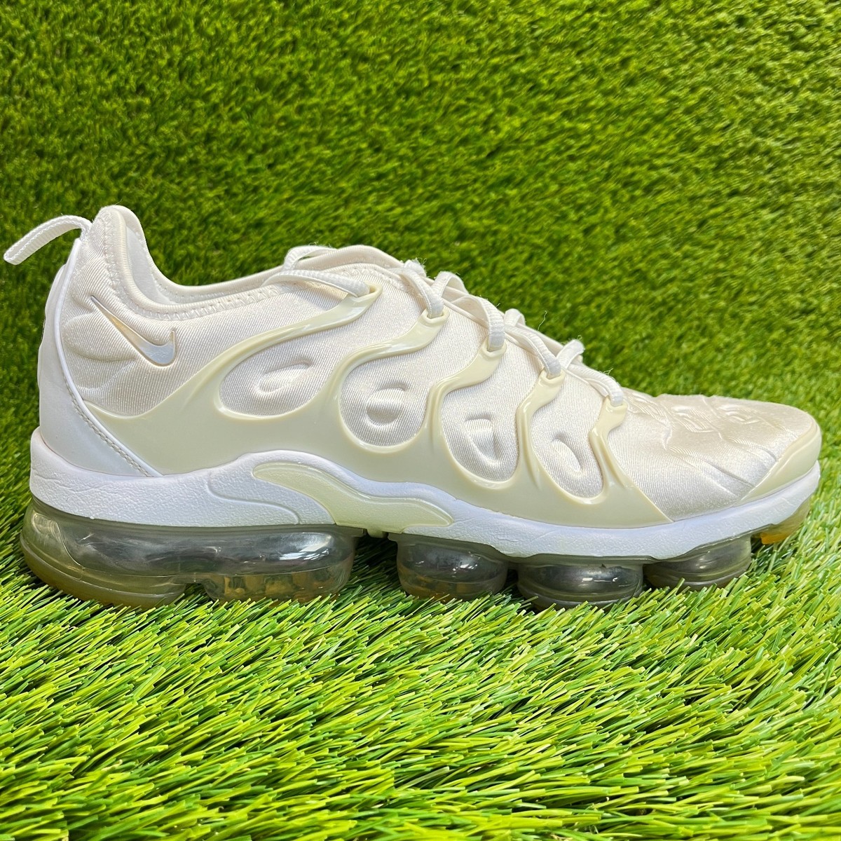 Nike Air VaporMax Plus Mens Size 10 White Athletic Running Shoes