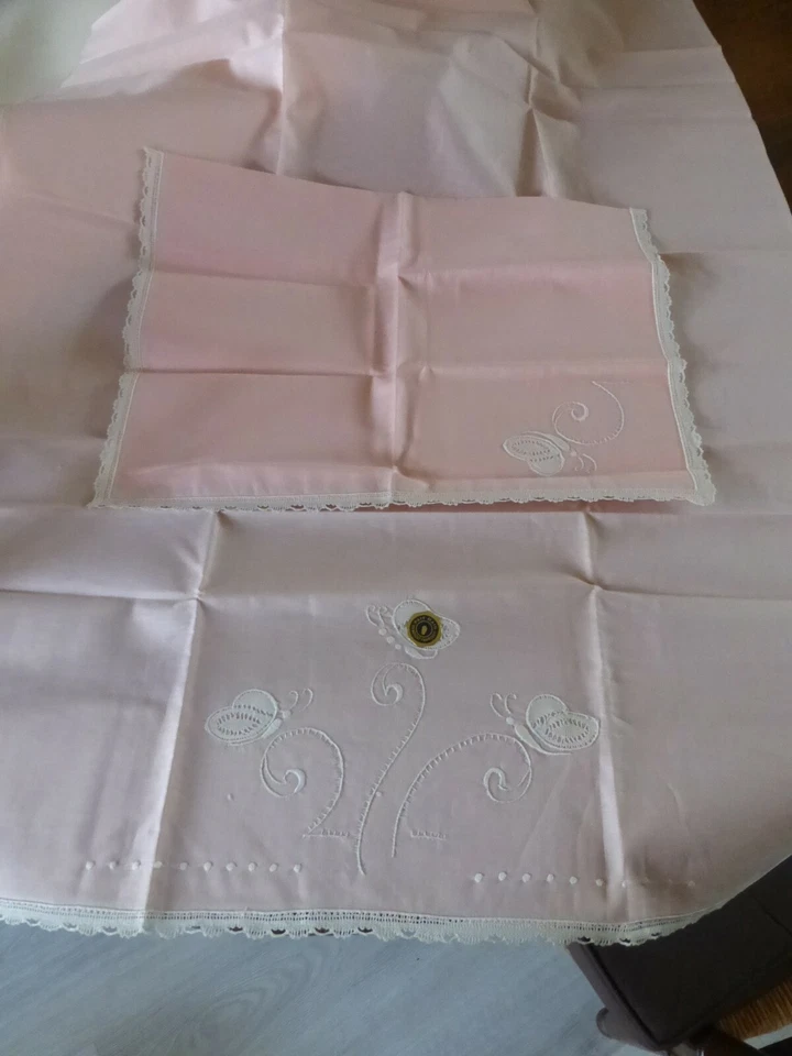 Ancienne parure de  berceau brodé main rose drap + taie syndicat français - Photo 4/4