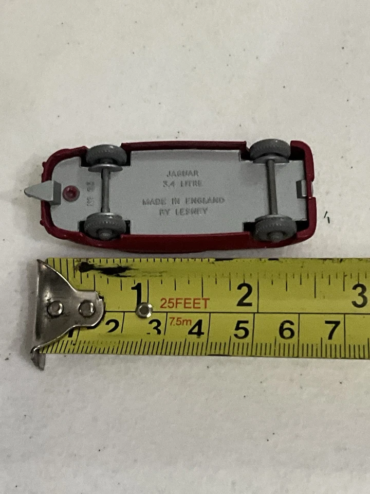 Vintage Matchbox Series Lesney England #65 Jaguar 3,4 litros rojo coche fundido a presión Foto 4 de 4