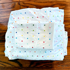 EUC Casual Home Twin Sheet Set-Flat Fitted, 1 Pillow Case, Polk Dots on White