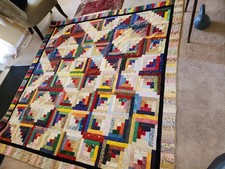Handcrafted Queen/Full Log Cabin "Barn Raising" Quilt &ndash; Excellent Condition