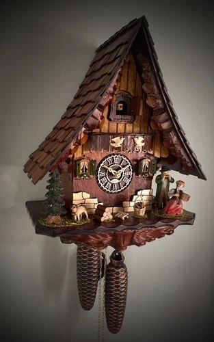 cuckoo clock black forest 8 day original german  Black Forest couple new
