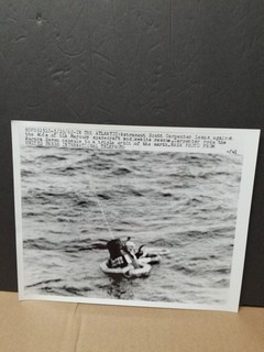 VINTAGE NASA PRESS PHOTO 1962 CARPENTER Awaits Rescue Mercury Spacecraft