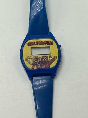 Vintage Showbiz Pizza Watch Wristwatch Chuck E Cheese Billy Bob Arcade Prize Red