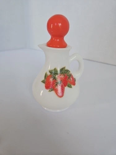 VTG Avon Strawberries and Cream White Milk Glass Pitcher w/ Topper 1960