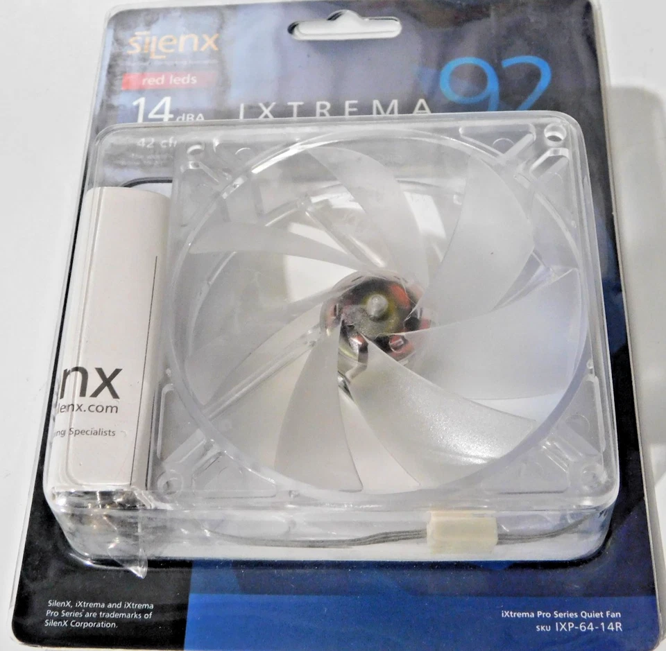 Silenx IXP-64-14TR iXtrema Pro "Quiet" 92mm x 92 mm x 25mm Red LED Fan  + screws - Image 3 of 3