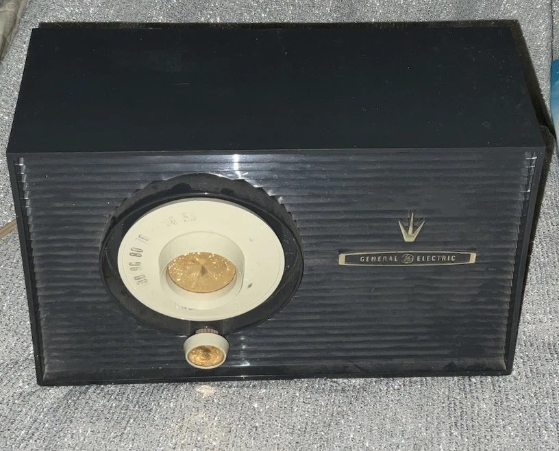Preços baixos em Rádio GE em Rádios valvulados colecionáveis 1950