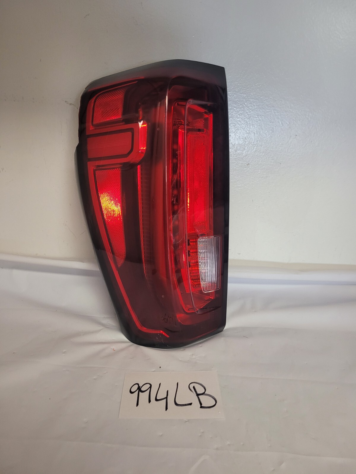 OEM LED 2019 2020 2021 GMC Sierra 1500 left driver Tail Lights DAMAGED