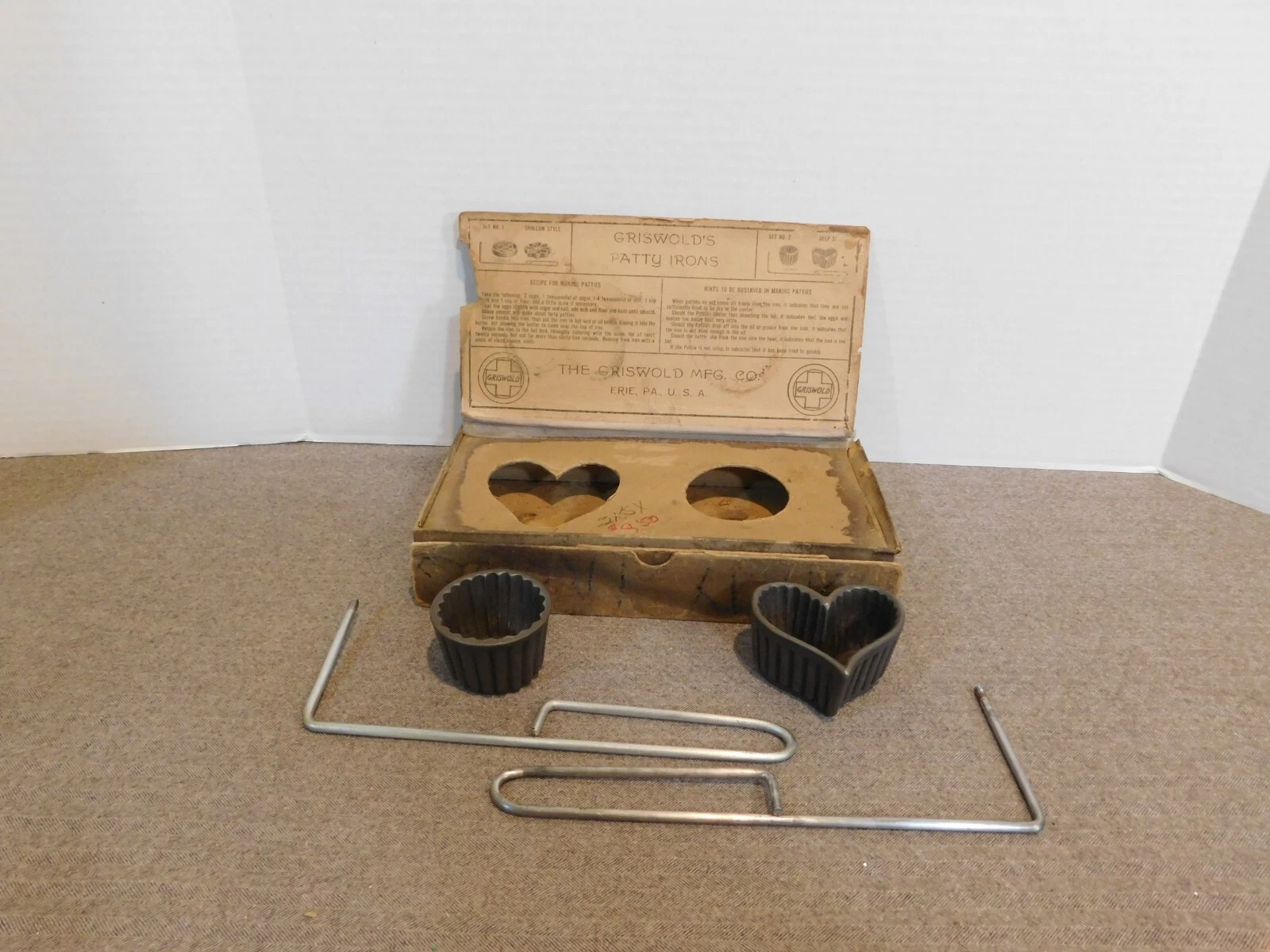 Vintage Griswold Cast Iron Patty Irons Original Box