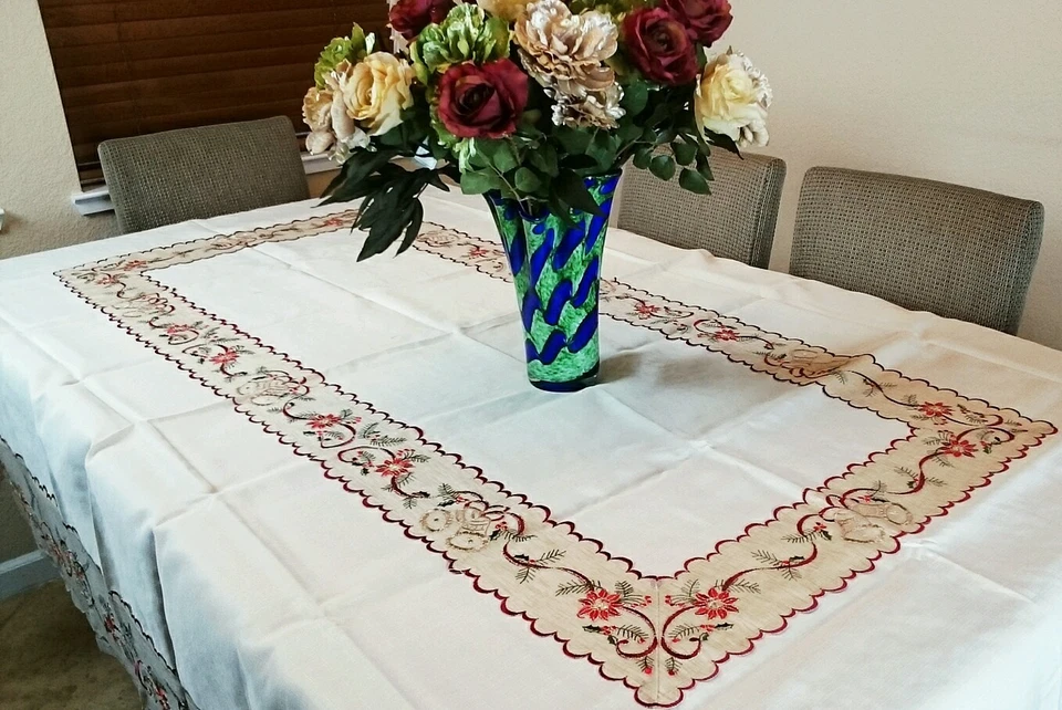 White Large 72x126" Embroidered Red Poinsettia Christmas Tablecloth 12 Napkins - Image 4 of 4