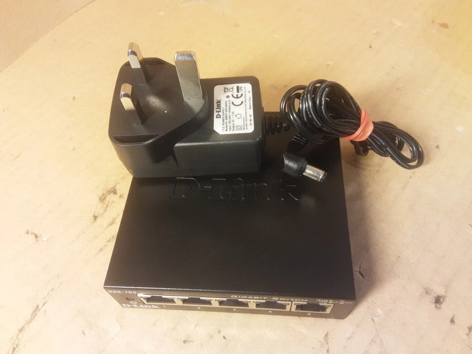 D-Link 5-Port Gigabit Unmanaged Switch +PSU - Image 2 of 4