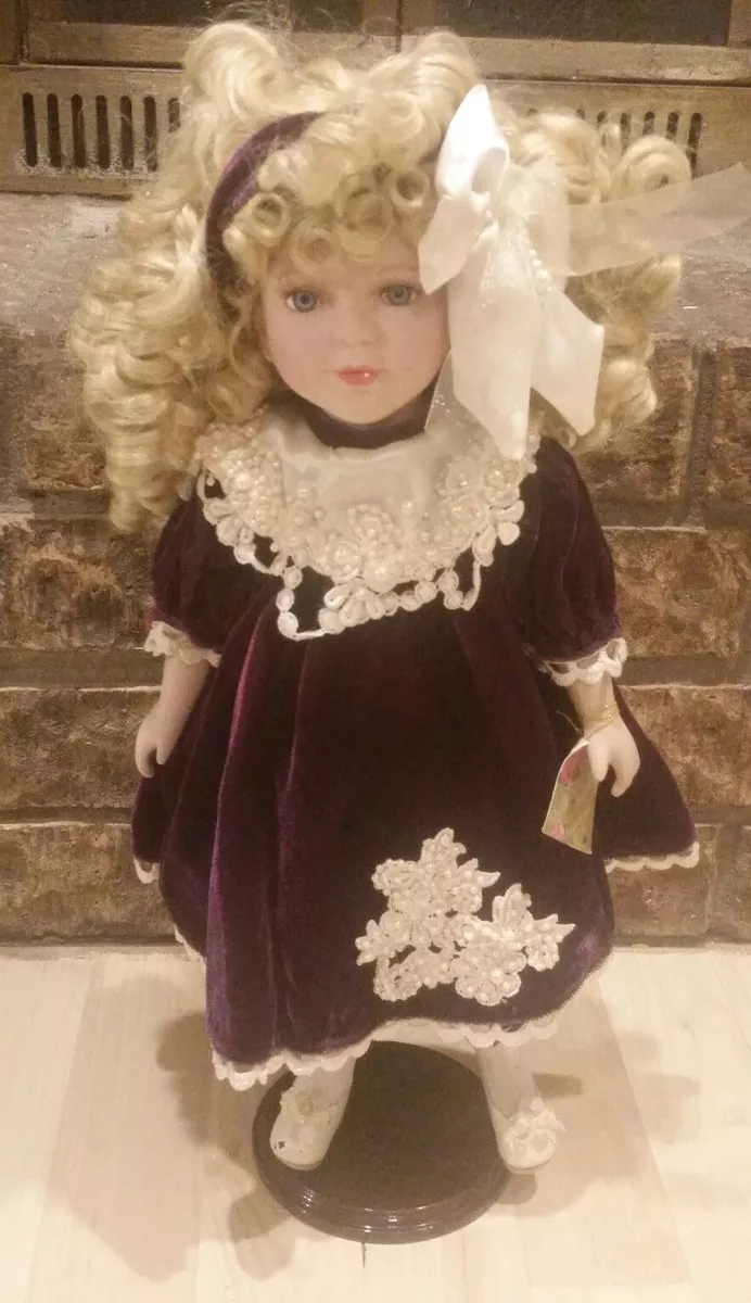 VINTAGE 1999 BRASS KEY PORCELAIN DOLL CAMELLIA GARDEN 16 INCHES