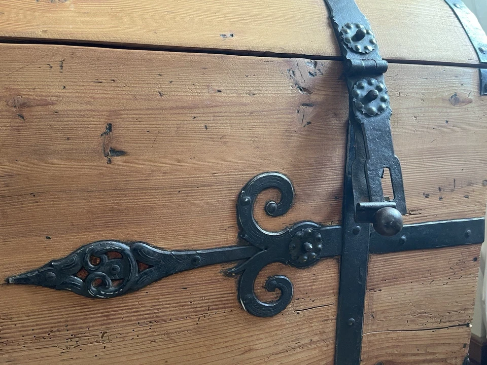 Überseetruhe Aussteuertruhe Truhe - Bild 2 von 4