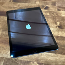 Apple iPad 7th gen 32GB Wi Fi 9.7in Gray Touch Screen