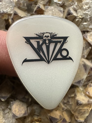 VINTAGE SKITZO GUITAR PICK UNDERGROUND CALIFORNIA METAL