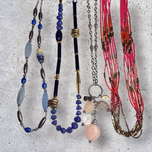 VETEMENTS Chicos collane lunghe con perline lotto di 4 blu corallo rosa