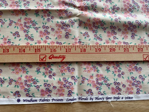 WINDHAM FABRICS - London FLORALS #26800 BY NANCY GERE- 44.5”x35” - Picture 4 of 8