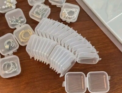 100 Stck. Mini Klar Kunststoff Kleine Box Haken Schmuck Ohrstöpsel Behälter Etui UK Lager