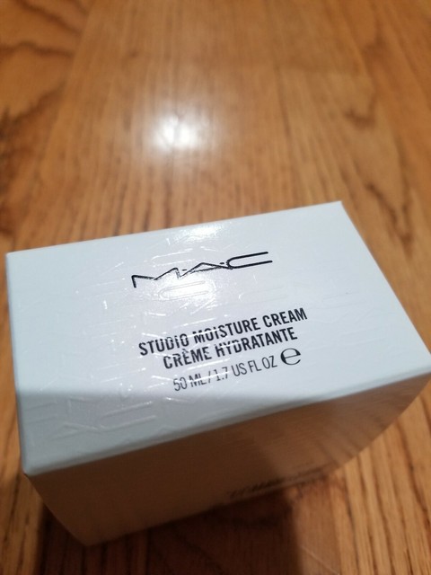 mac studio moisture cream