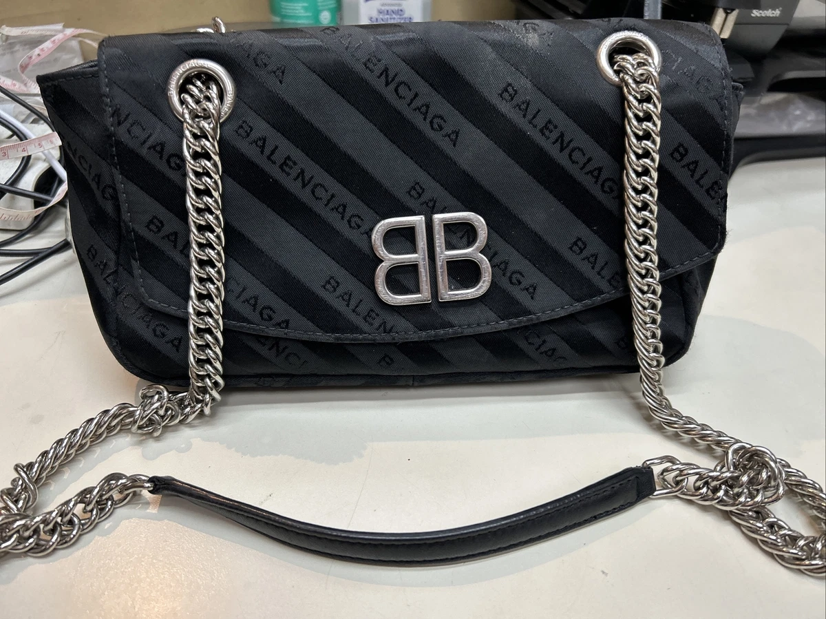Balenciaga chain round s leather discount shoulder bag