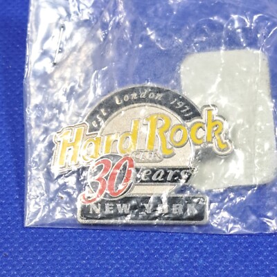 Hard Rock Cafe Pin New York 30th Anniversary Core Logo Series 30 years 2001