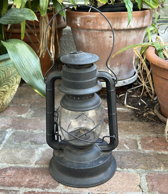 DIETZ NO. 2 D-LITE RAILROAD LANTERN WITH GLASS GLOBE NY USA