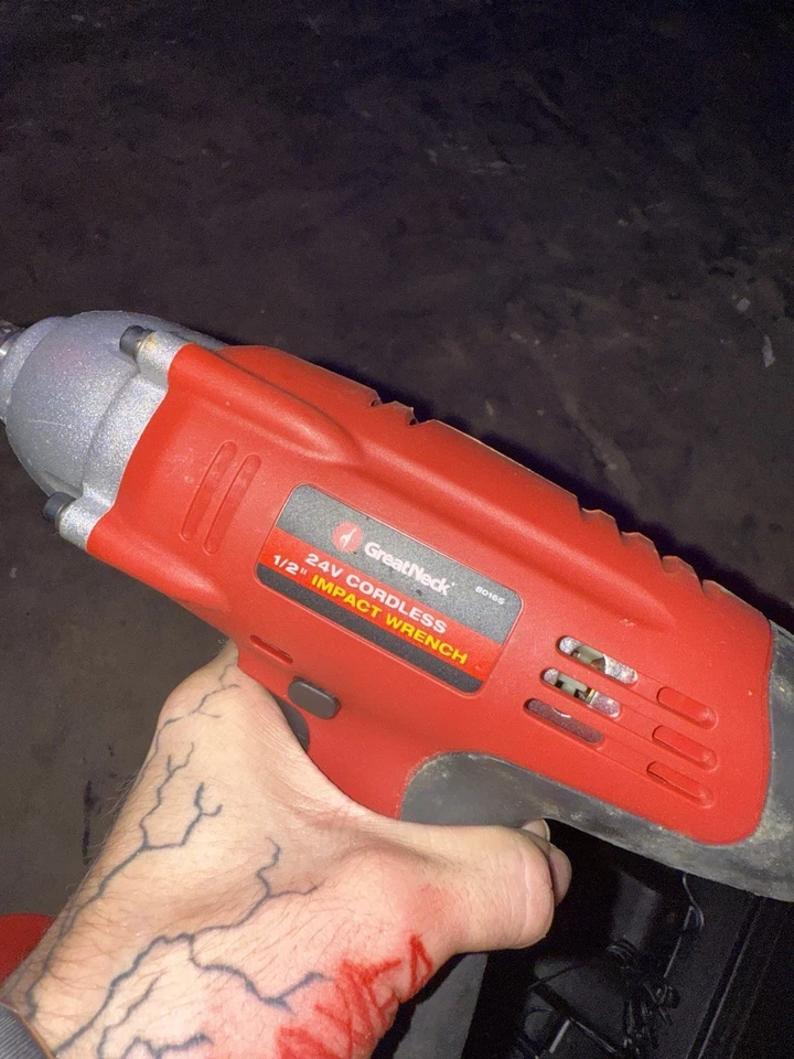 Greatneck 24 В 1/2 дюйма беспроводной гайковерт с аккумулятором и зарядным устройством в комплекте - Изображение 3 из 4