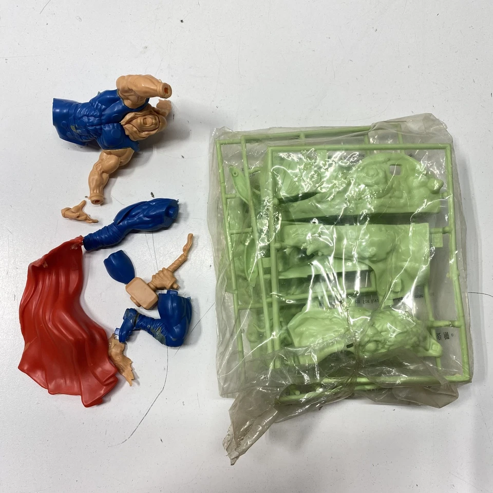 Assorted Bundle Lot Set Of Marvel Toys/Memorabilia - Image 2 of 4