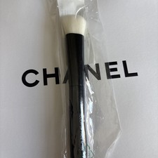 Chanel Les Pinceaux De Chanel Touch Up Brush No 104 - Foundation Powder Blush