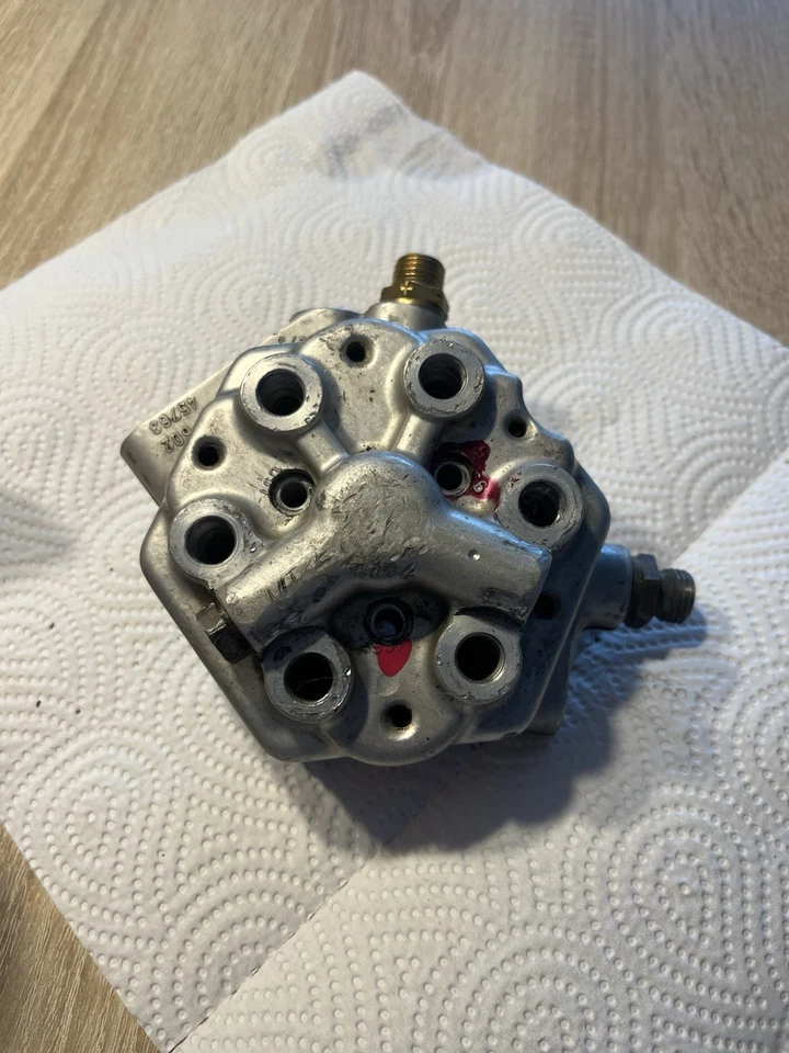 Mercedes W201 W124 M103 Kraftstoffmengenteiler Mengenteiler Bosch 0438101012 - Bild 2 von 4