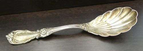 Vintage 1949 Reed & Barton Sterling Silver BURGUNDY Sugar Shell Spoon