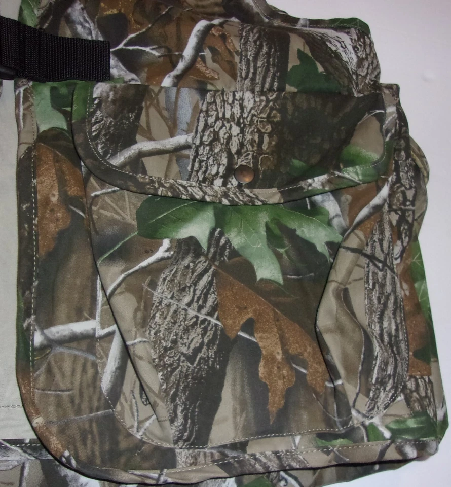 Remington Realtree Camo Hunting Vest Size M/L w/Cushioned Seat - Image 4 of 4