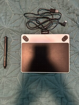 Wacom Intuos (2015) Digital Drawing Tablet with Pen White Used