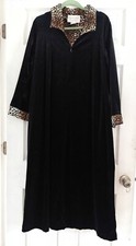 Cinema Etoile Women  s Robe 3/4 Zip Black Velour Animal Print Satin Trim Size L